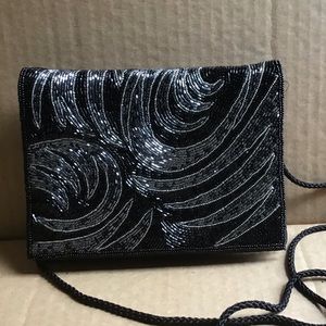 Black and silver beads evening clutch.